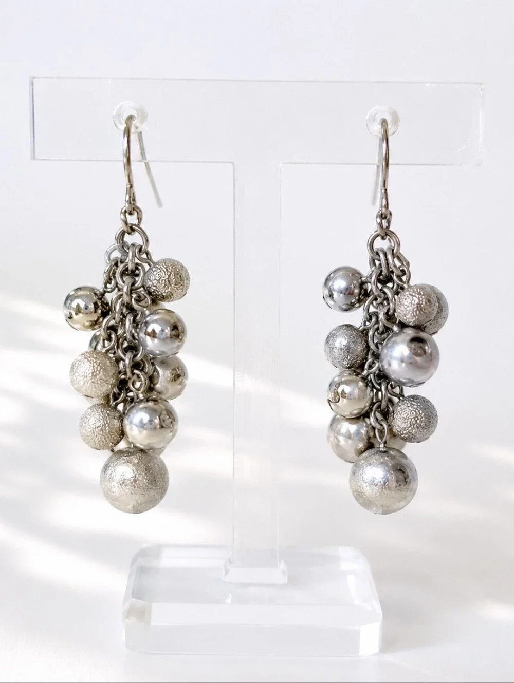 Dainty Silver Tone Grape Cluster Earrings Mixed Finishes Sparkly Lightweight 1.5